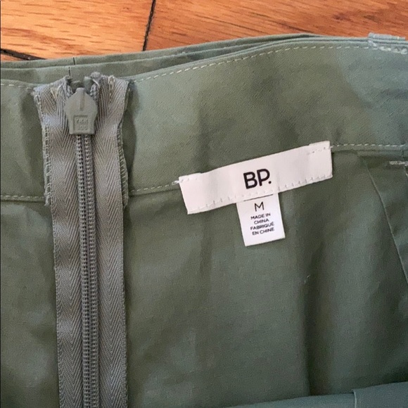 BP Army Green M Scalloped Shorts NWOT - Picture 5 of 6